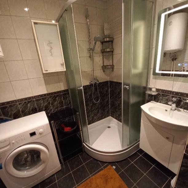 Large 3-room In A Historic House Leilighet Tallinn